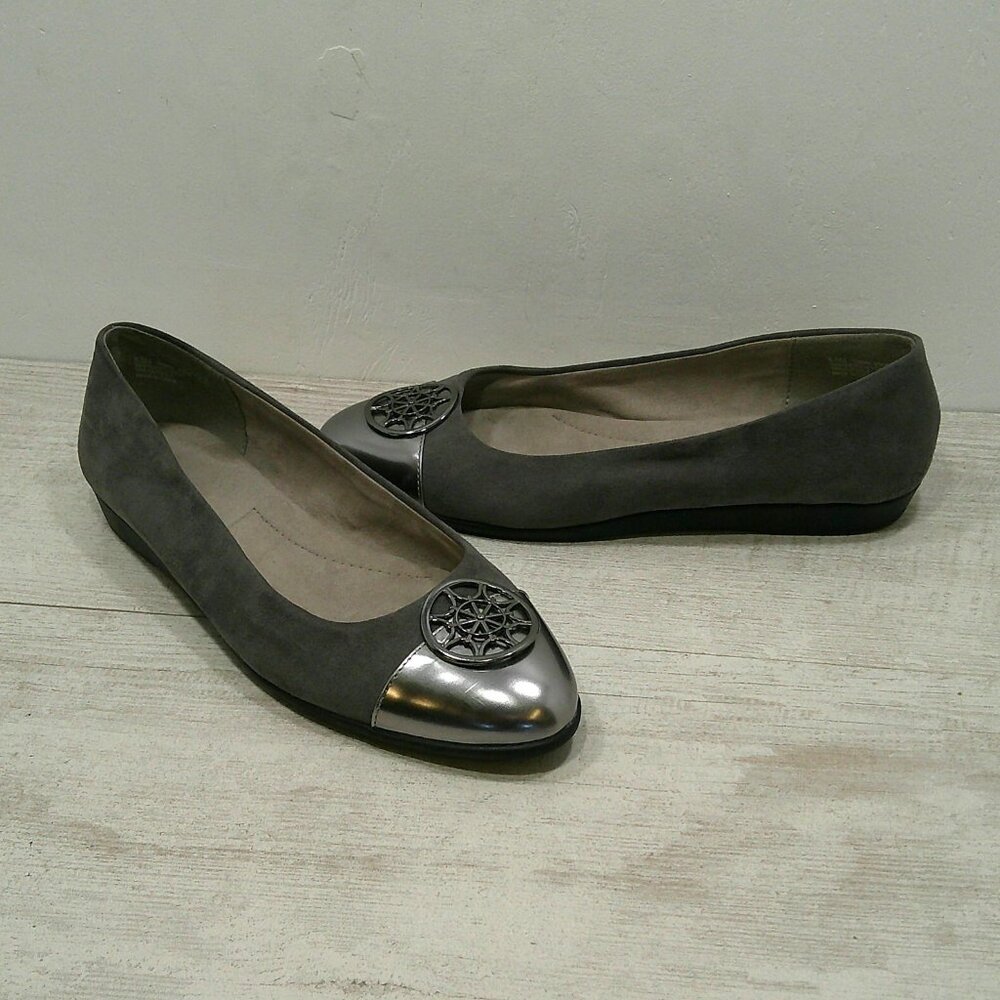 A2 by Aerosoles Comfort Suede Gray Metallic Silver Toe Cap Ballet Flat Size 8.5